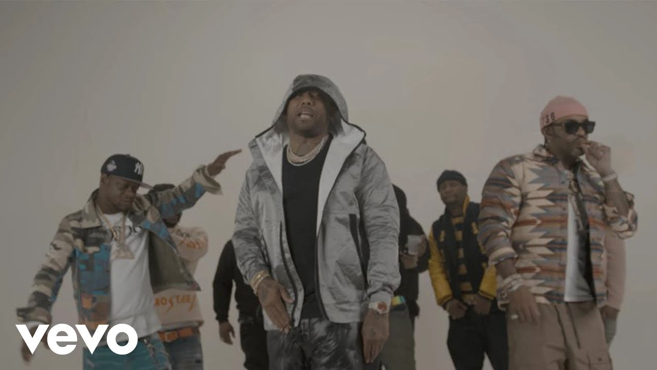 The video for “Three Cuts” features Jim Jones and Maino